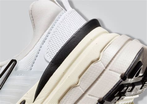 The Nike V K Run Summit White Metallic Silver Brings Retro Vibes