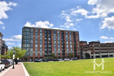 Metropolis in Arlington Heights, IL at 1 Highland - Condos for Sale ...