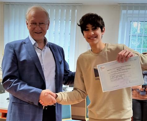 Verleihung Der DELF Diplome 2022