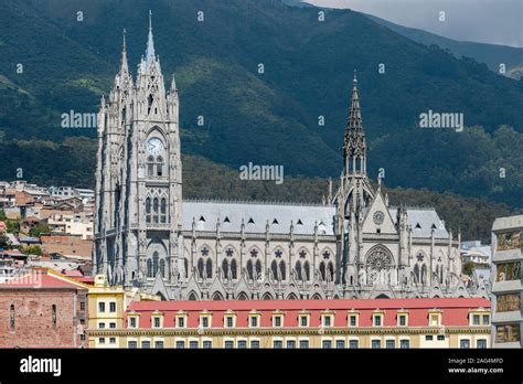 La Basílica del voto nacional en Quito Ecuador Fotografía de stock Alamy