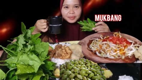 Mukbang Lalapan Jengkol Muda Daun Pepaya Daun Belinjo Dan Petis Toge