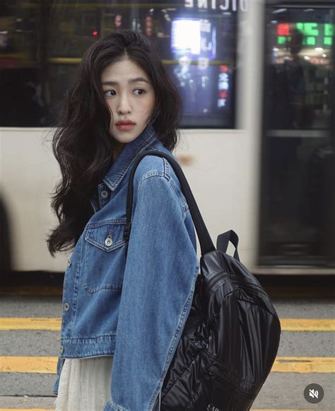 Hot girl xứ Hàn đi du lịch mà hút hơn 2 3 triệu người xem visual còn được ví như mỹ nữ Hồng Kông