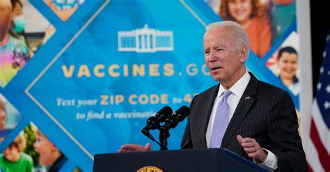 Una corte de apelaciones restablece el mandato de vacunación de Biden