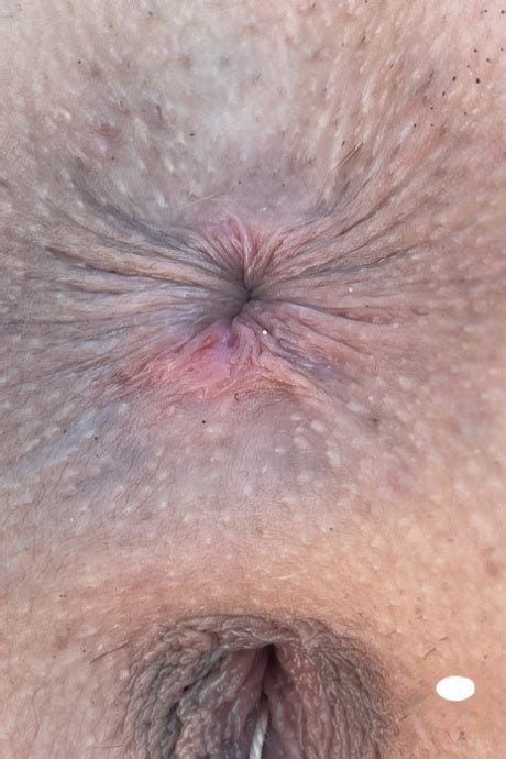 Naughty Girlfriend Lily Adams Shows Her Pussy Up Close With Her Tampon On CoedCherry