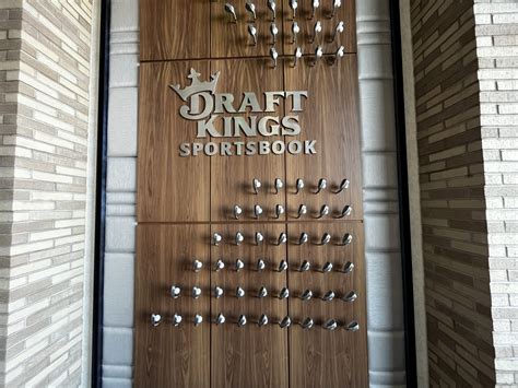 First Look Draftkings Sportsbook At Tpc Scottsdale Axios Phoenix