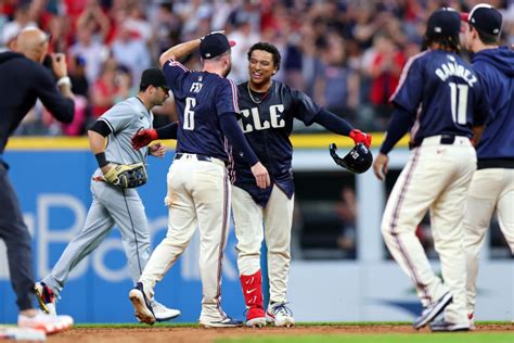 Bo Naylor’s Sacrifice Fly Gives Guardians 7 6 Walk Off Victory Over White Sox