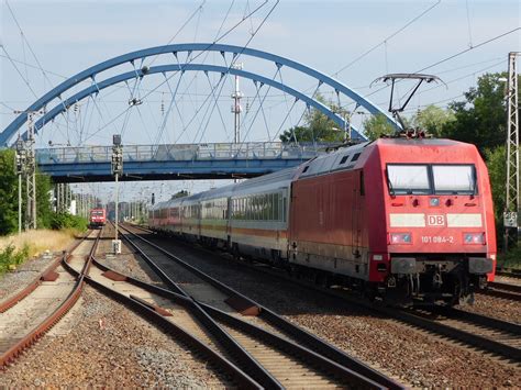 101 084 mit IC 2207 nach Köln in Salzbergen 20 06 2023 Aufnahme vom