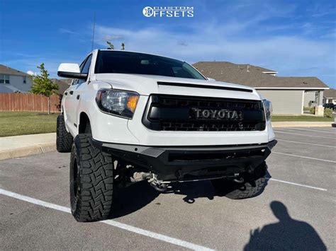 Toyota Tundra With X Rbp R And R Toyo Tires Open