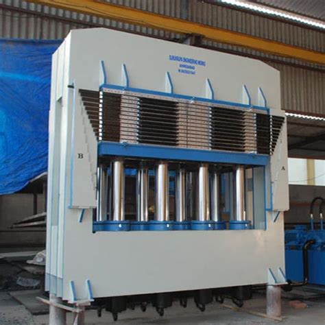 Plywood Hot Press Machine At 3400000 00 INR In Ahmedabad Gurukrupa Engineering Works