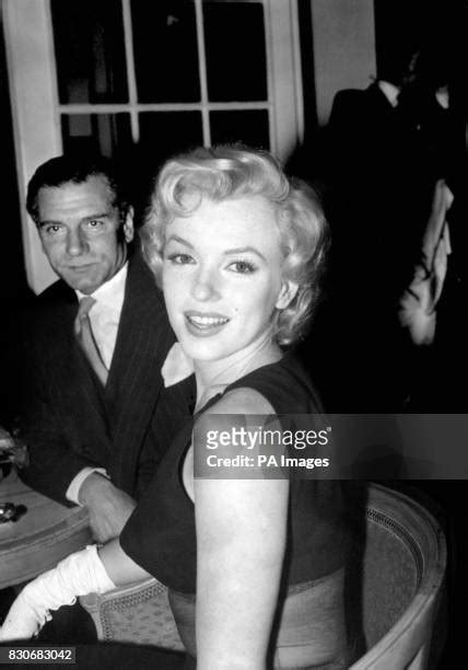 Marilyn Monroe Background Photos And Premium High Res Pictures Getty Images