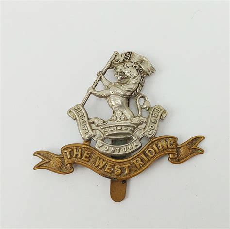 Ww Duke Of Wellingtons West Riding Regiment Cap Badge Sally Antiques