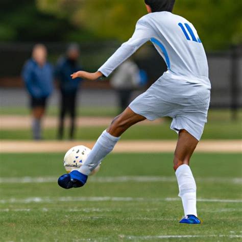 How to Pass the Soccer Ball: Tips and Techniques for Mastering the ...