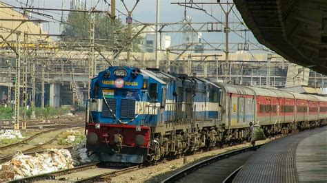 MLY Twins With 07428 Nanded Mumbai LTT Special Crawling Through Thane