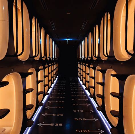 Capsule hotel in Japan looks like it’s from a sci-fi movie : r/pics