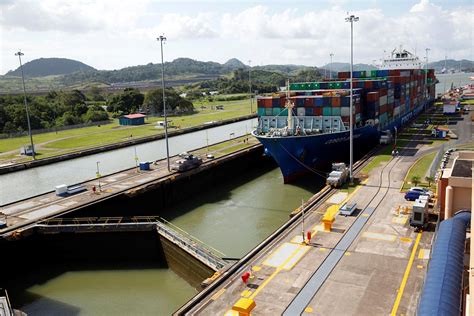 Canal de Panamá entrega a Estado cifra histórica de 1 703 millones