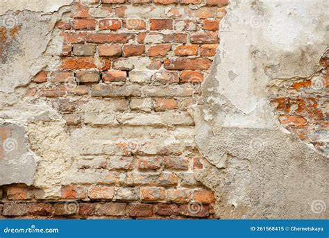 Pared De Ladrillo Antiguo Con Pintura Rota Como Fondo Imagen De Archivo