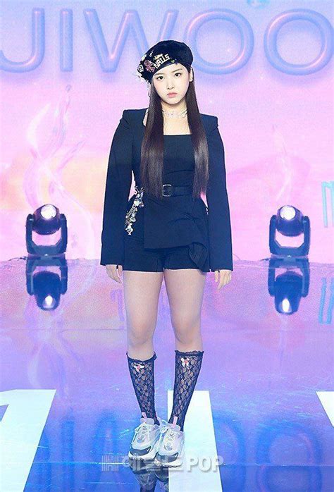 Nmixx Jiwoo Debut Showcase 220301 Kpop Concert Outfit Kpop Girl