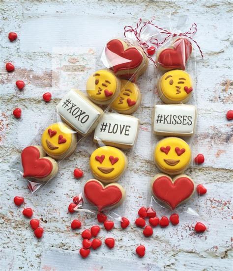 See This Instagram Photo By Natsweets 595 Likes Valentine Cookies