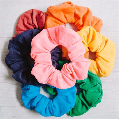 How To Make Diy Scrunchies An Easy Step By Step Scrunchie Tutorial