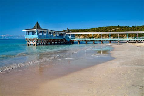 Dickenson Bay, Antigua: A Beach Lover's Paradise | Sandals