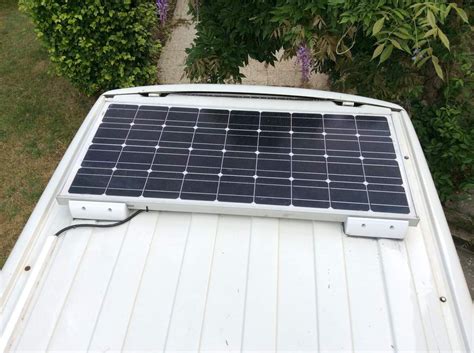 Panneau solaire 2ème batterie électricité aspect extérieur