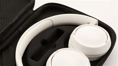 Guide to Choosing the Best Noise-Cancelling Headset for Conference Calls