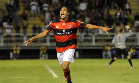 Dia Do Brocador Relembre A Marcante Passagem De Hernane Pelo Flamengo