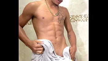 Saliendo De La Ducha Con La Polla Dura Como Una Roca XVIDEOS