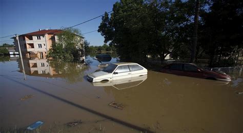 Las Inundaciones Causan Decenas De Muertos En Serbia Mundo El