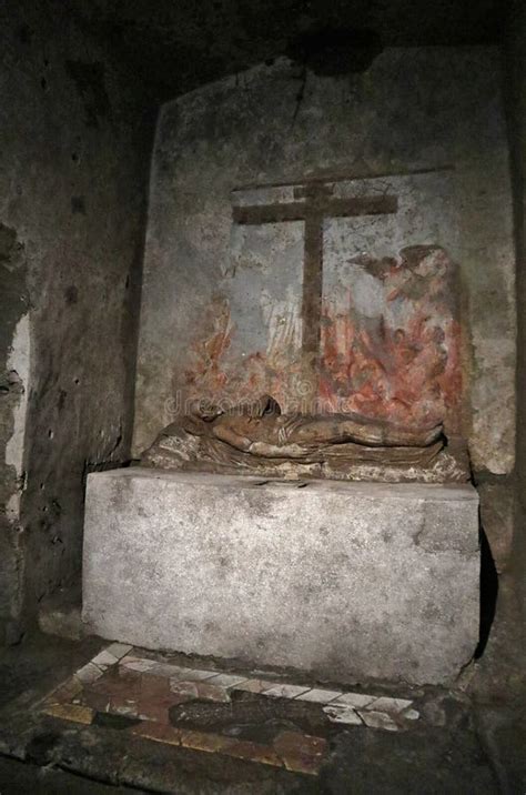 Napoli Cristo Morto Nella Galleria Centrale Delle Catacombe Di San