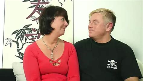 Deutsche Reife Hausfrau Von Nebenan Versucht Mmf Dreier Ehefrau Teilen Beim Amateur Casting