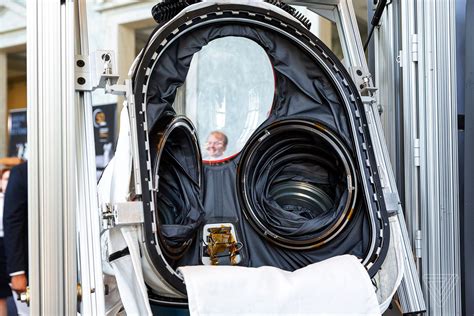 This Company Says It Has A Lunar Space Suit That Will Be Ready For Nasas 2024 Moon Mission