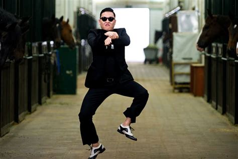 Gangnam Style In Hatfield Square Video