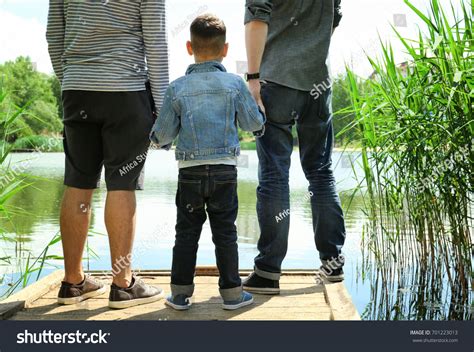 Gay Fathers And Son Plus De 1 375 Photos De Stock Libres De Droits