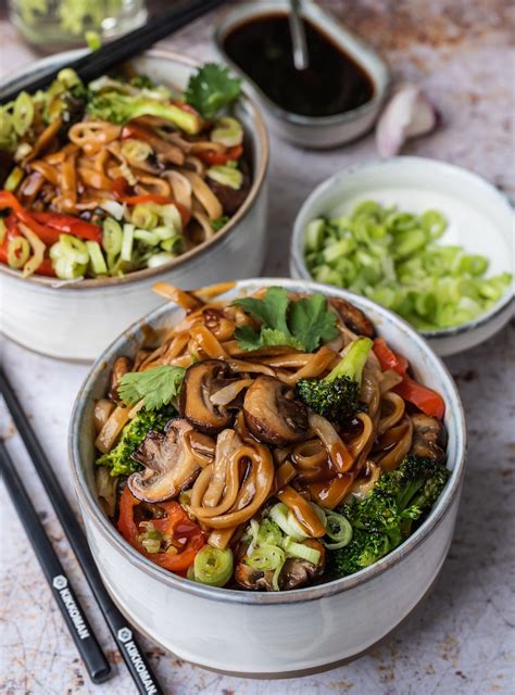 Vegane Udon Nudel Bowl 15 Minuten Rezept S Küche