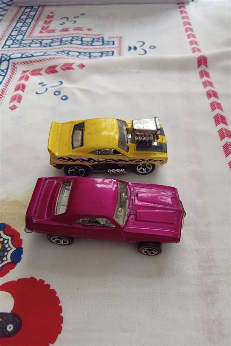 Hot Weels Camaro e Firebird Carrinho de Bebê Hot Weels Usado enjoei