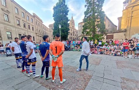 Unionistas Cf Presenta Su Equipaci N Con Su Nuevo Patrocinador