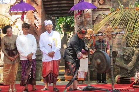 Wagub Bali Buka Pameran Lukisan Di Gianyar ANTARA News Bali