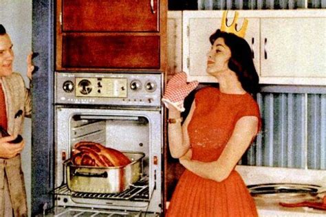 How To Be A Perfect 50s Housewife In The Kitchen Click Americana Vintage Housewife 50s