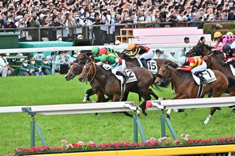 4番人気のタスティエーラが快勝 D・レーン騎手はダービー初制覇 単勝1番人気の無敗の皐月賞馬ソールオリエンスは2着：中日スポーツ・東京中日スポーツ