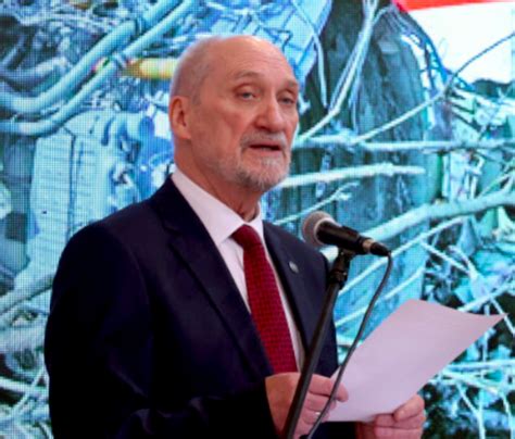 Tomasz Piątek ResetObywatelski on Twitter Dzisiaj Macierewicz A