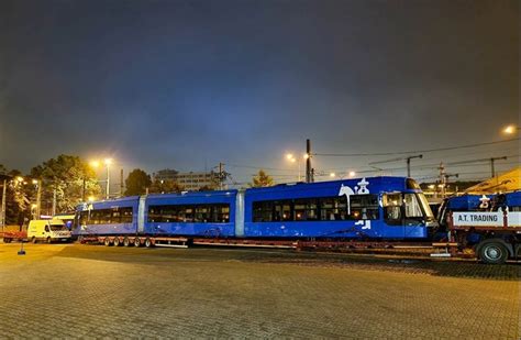 Pierwszy Odebrany Tramwaj Lajkonik Ii Dotar Do Krakowa Transport