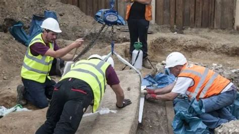 Ancient Roman Sarcophagus Found At London Building Site News