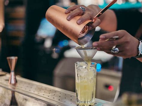Gin Fizz Cocktail: Rezept eines erfrischenden Klassikers
