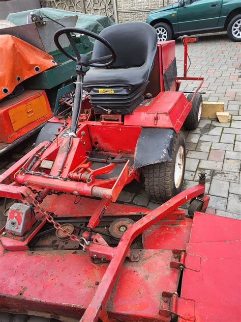 Tractoras Tractor De Tuns Iarba Gazon Toro Ransomes Alesd OLX Ro