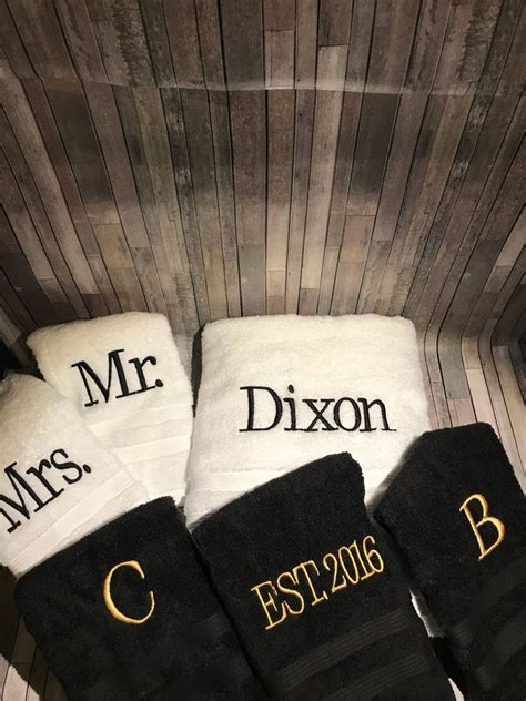 Personalized Towels / Monogrammed Towels /wedding Gift/ | Etsy