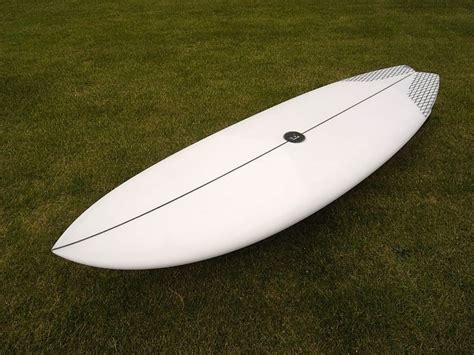 波情報 湘南 今日の様な波にもFX FISH サーフボードクオリティーハードコア Quality Hardcore Distributions