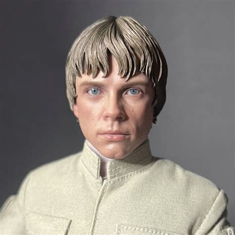 New Product Hot Toys Star Wars The Empire Strikes Back™ Luke