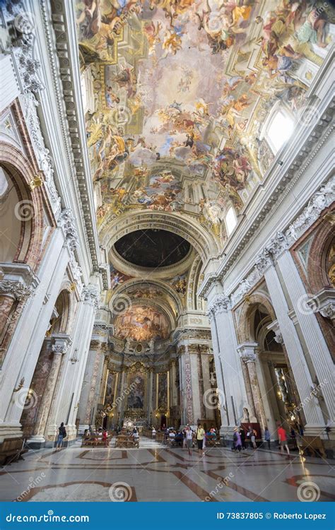 Dentro De Los Di Sant Ignazio Di Loyola De Chiesa Imagen Editorial