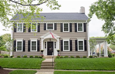 Colonial Style House What It Is Characteristics And Types Homenish